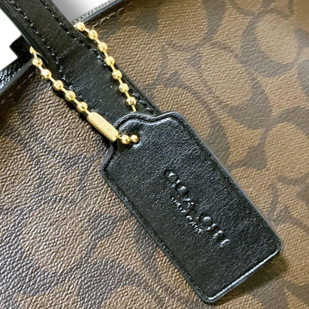 コーチ 未使用品 A4収納可 肩掛け可 シグネチャー トートバッグ ブラウン