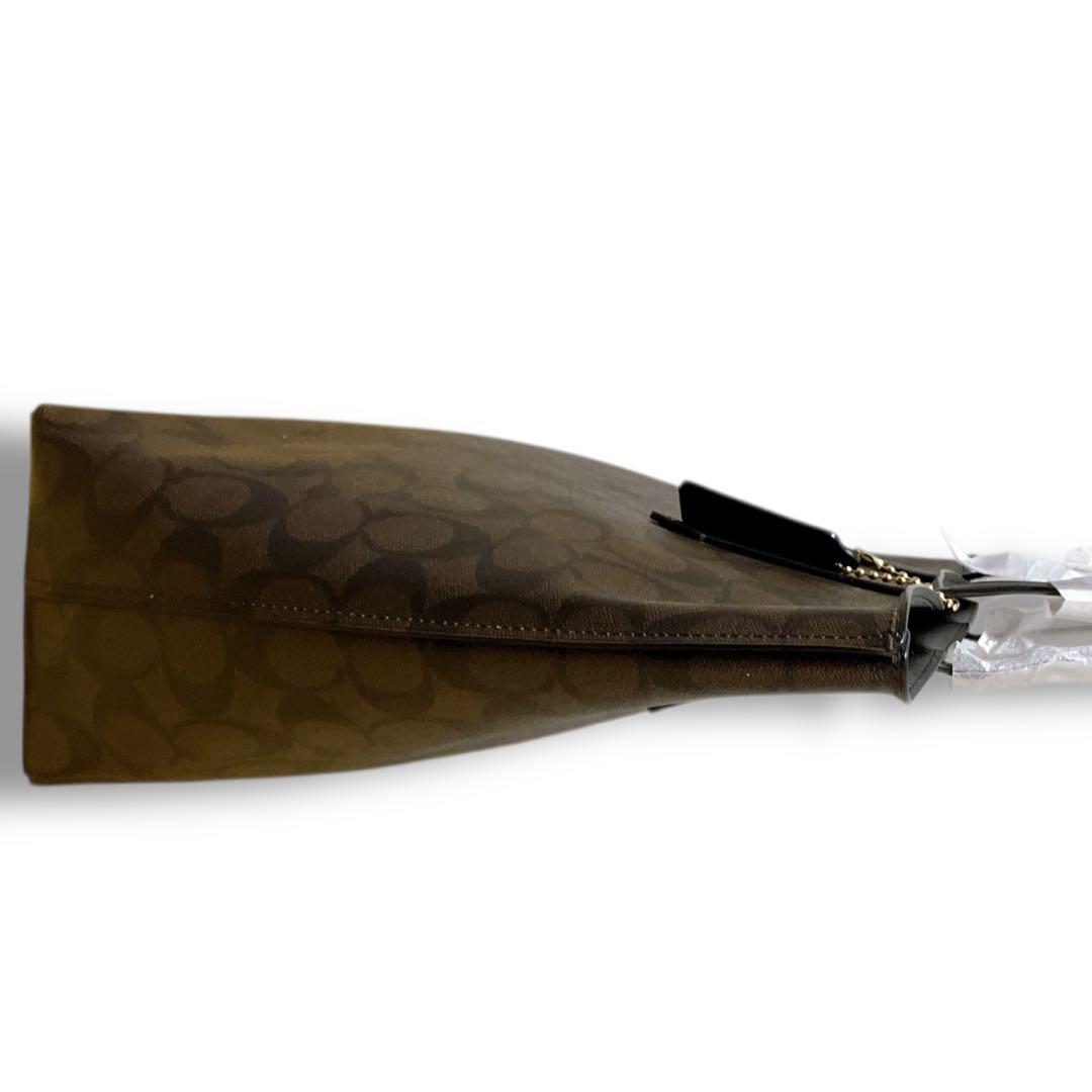 コーチ 未使用品 A4収納可 肩掛け可 シグネチャー トートバッグ ブラウン