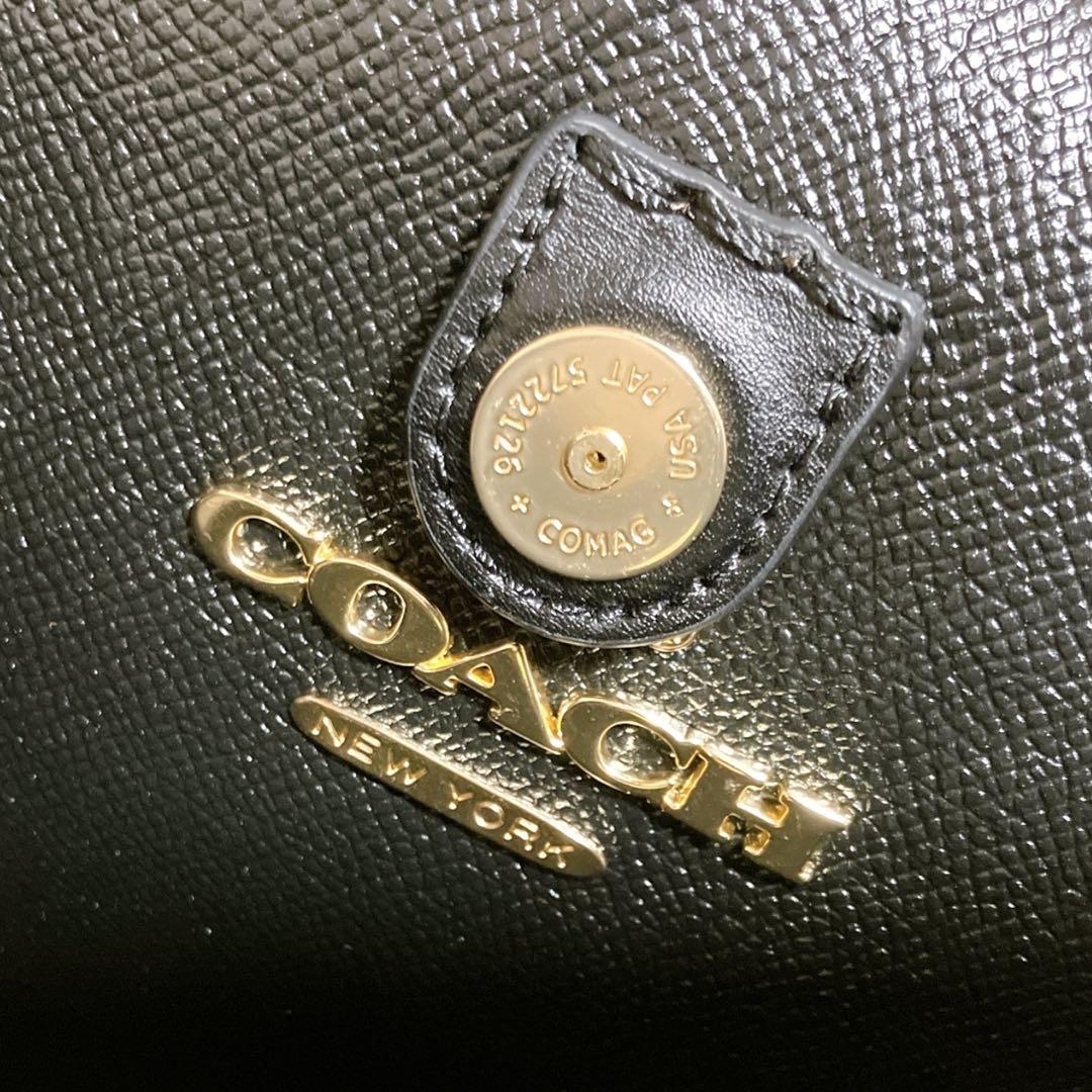 コーチ 未使用品 A4収納可 肩掛け可 シグネチャー トートバッグ ブラウン