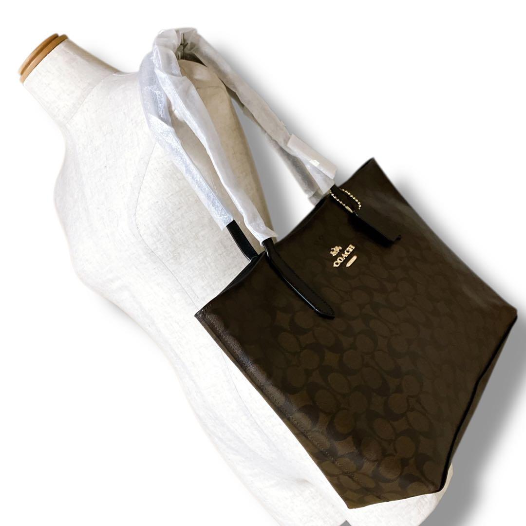 コーチ 未使用品 A4収納可 肩掛け可 シグネチャー トートバッグ ブラウン