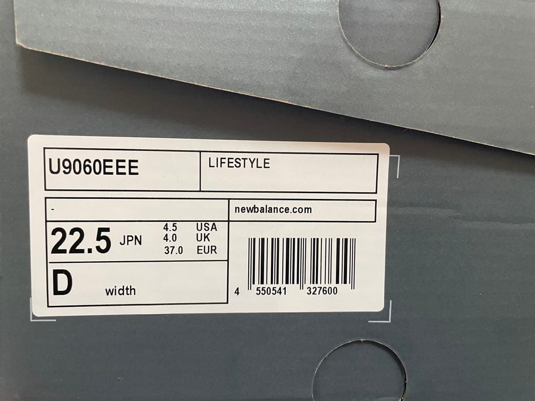 ニューバランス　スニーカー　グレー/ホワイト　9060