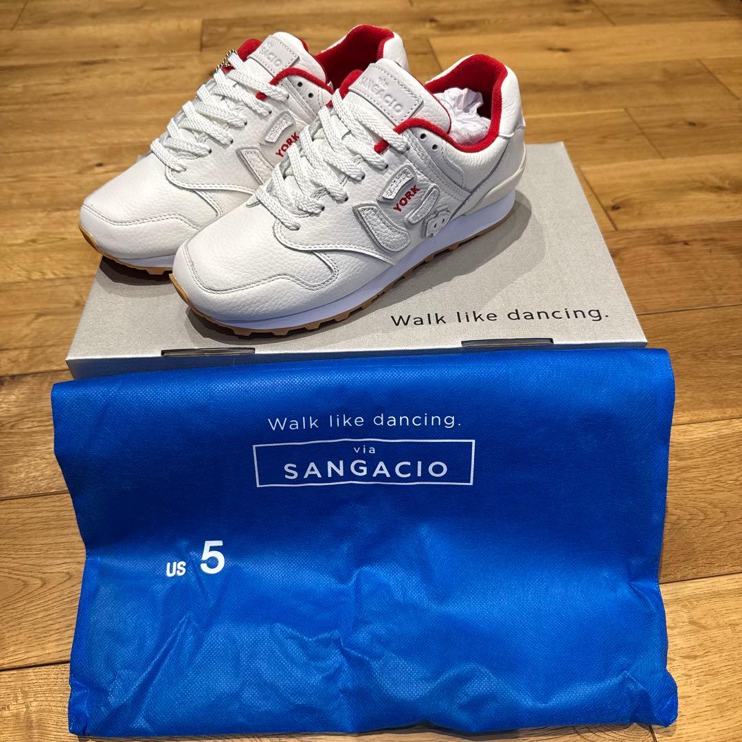 にゅ YORK『Manhattan』 2023 / ニューバランス /スニーカー