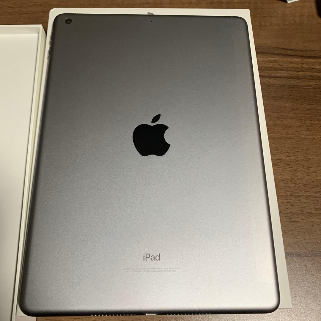 iPad 第6世代 32GB Wifi 本体 充電ケーブル•アダプタ付属