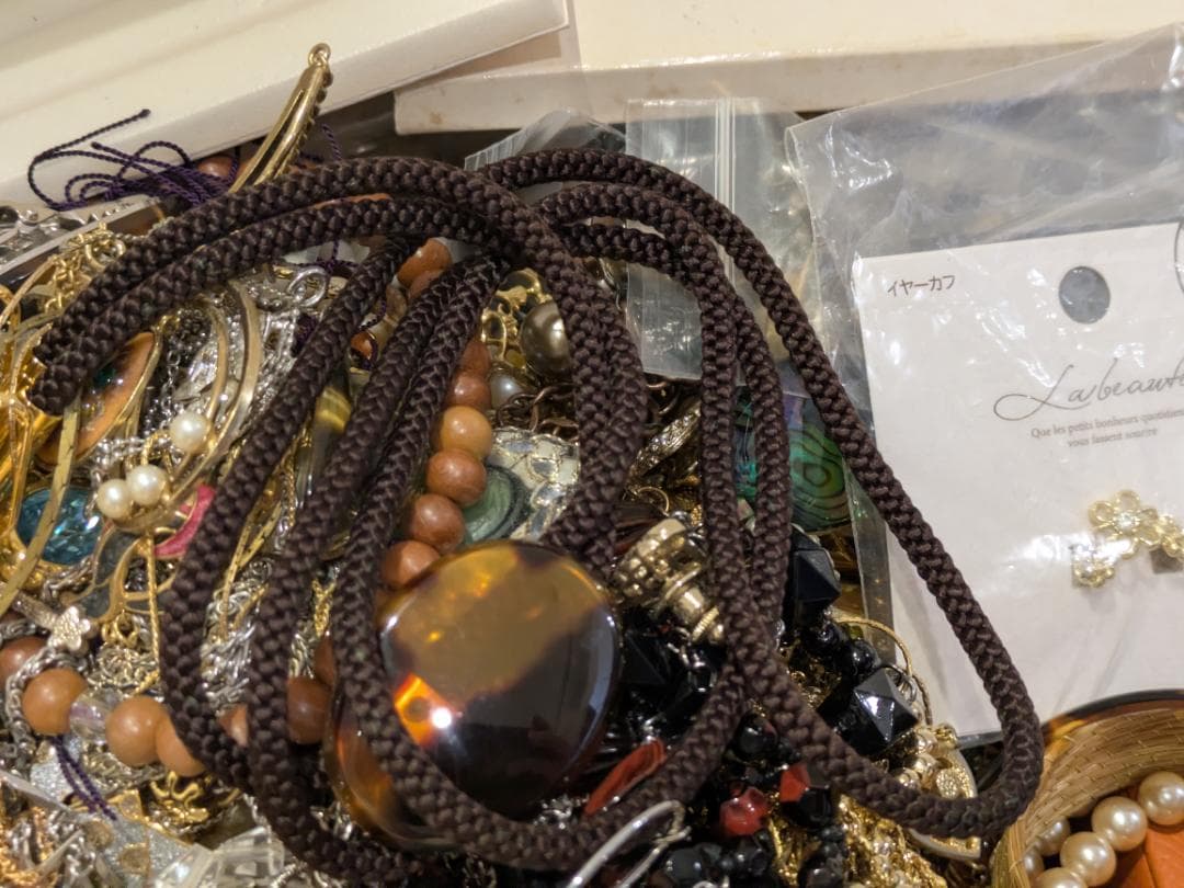 シ*ス様 メッキアクセサリーまとめ売り 6kgオーバー 66074-4a。