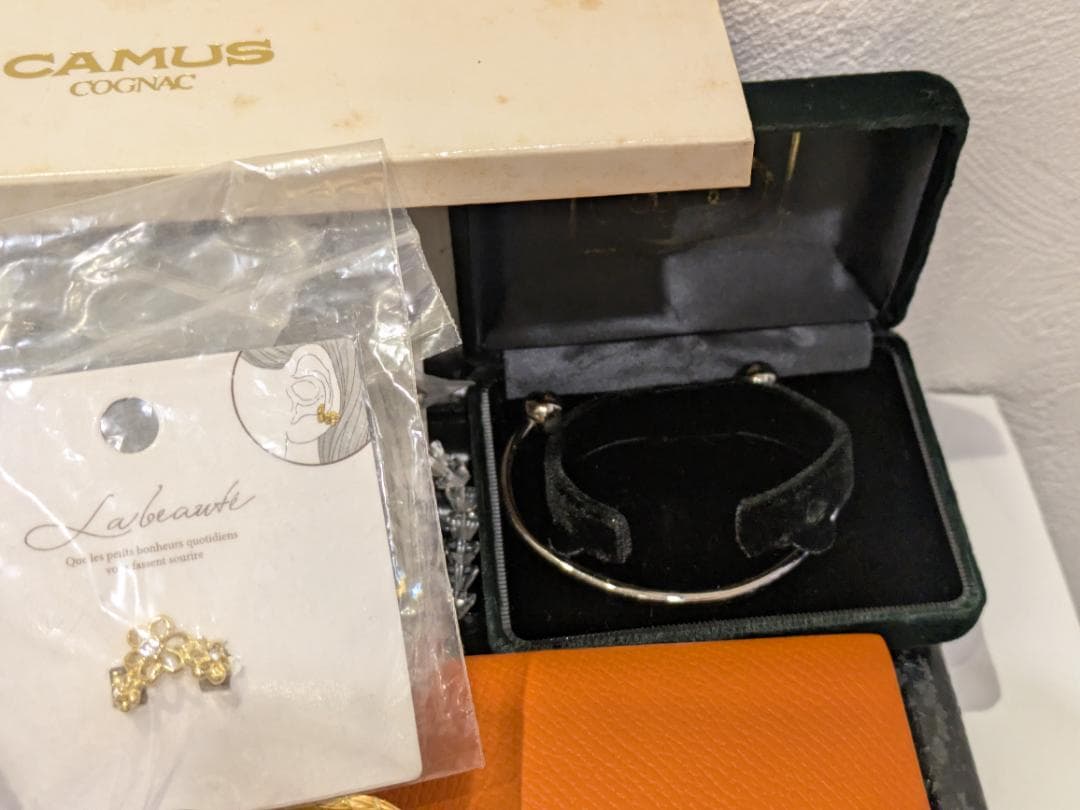 シ*ス様 メッキアクセサリーまとめ売り 6kgオーバー 66074-4a。