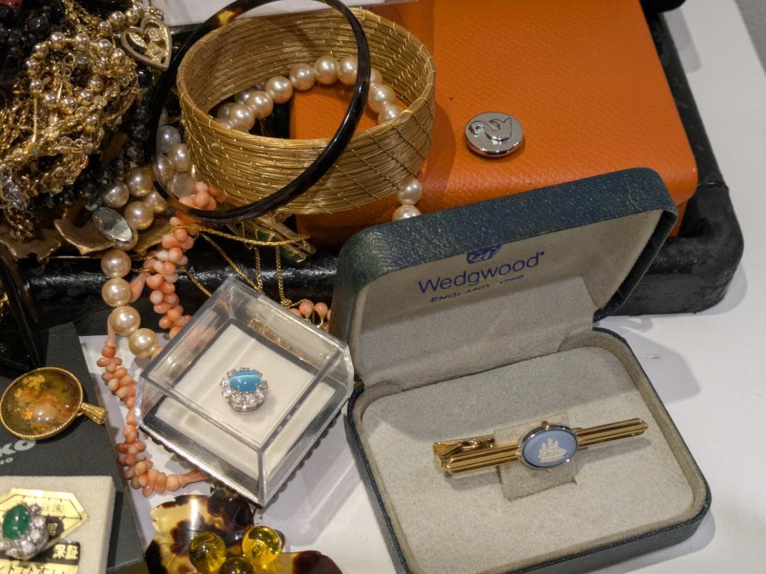 シ*ス様 メッキアクセサリーまとめ売り 6kgオーバー 66074-4a。