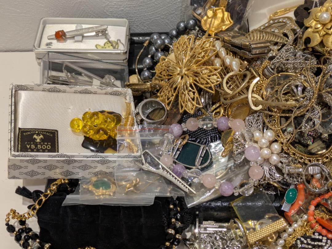 シ*ス様 メッキアクセサリーまとめ売り 6kgオーバー 66074-4a。