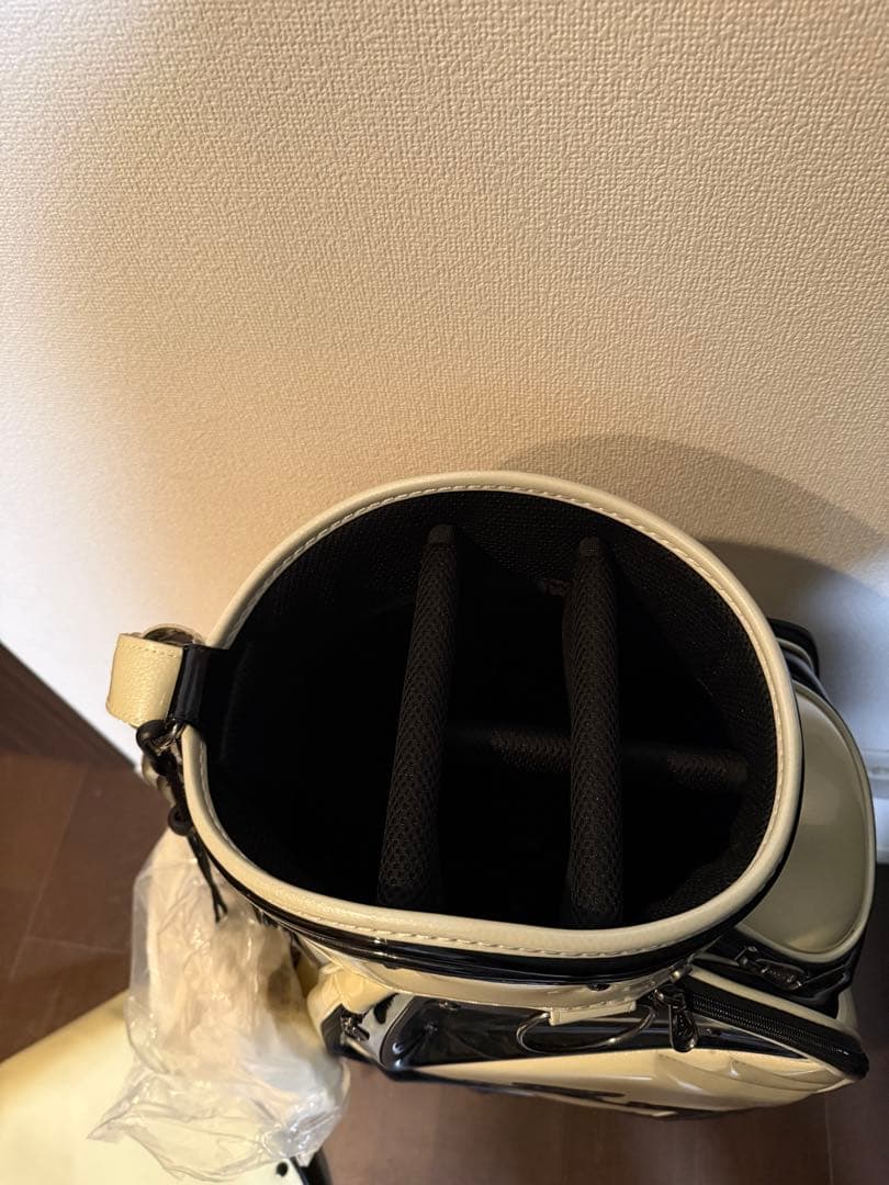 新品未使用　レクサスゴルフバッグLexus ゴルフキャディバッグ クリーム色と黒