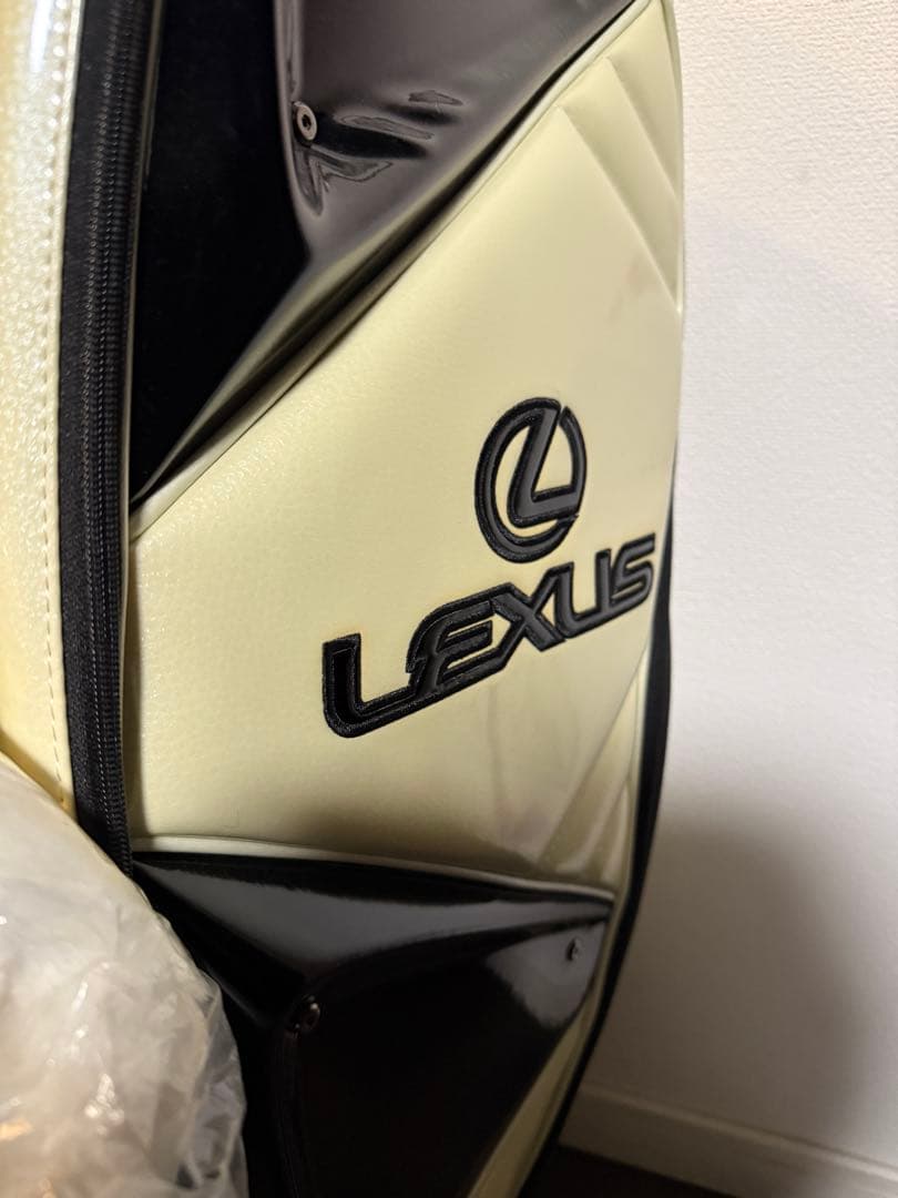新品未使用　レクサスゴルフバッグLexus ゴルフキャディバッグ クリーム色と黒