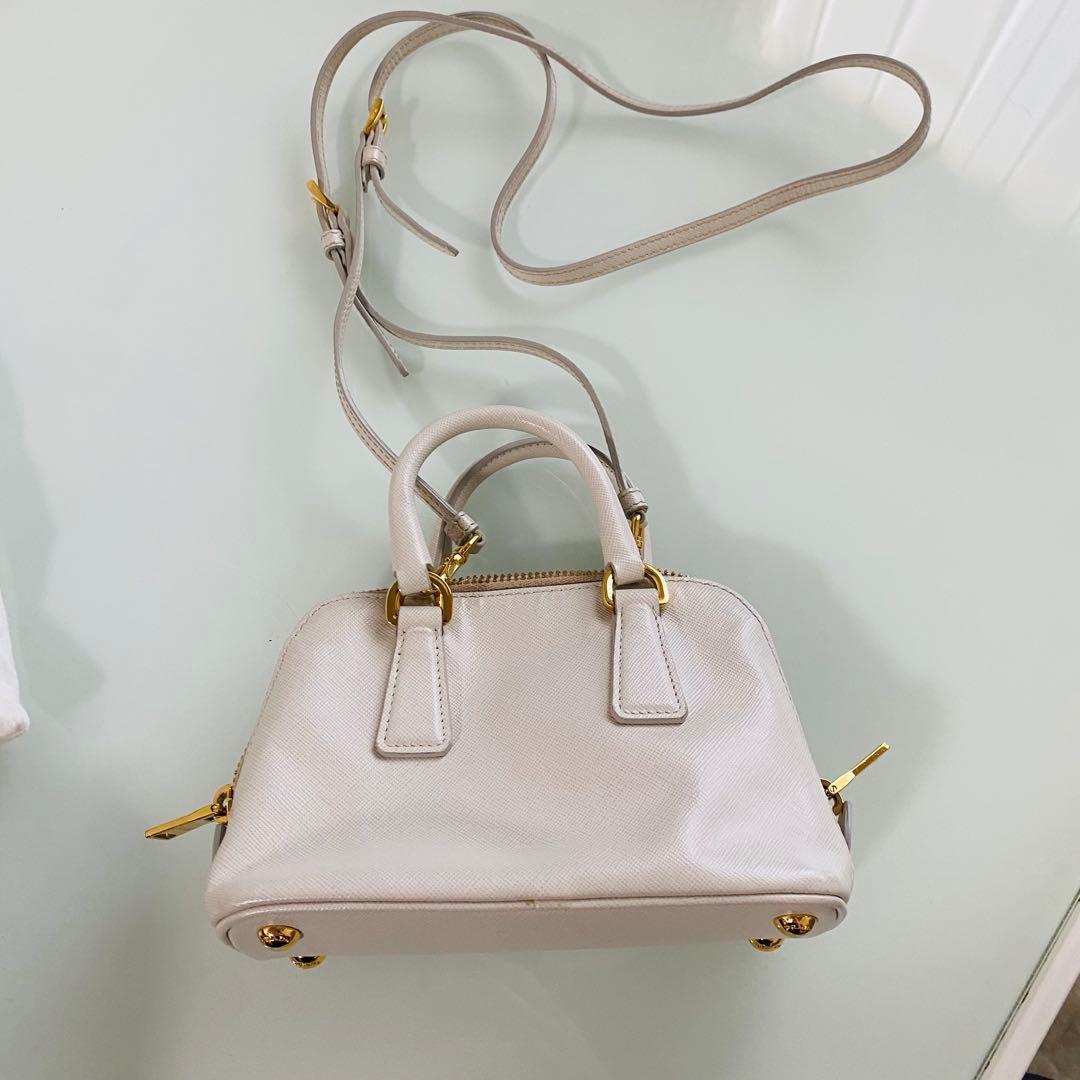 PRADA プラダ　レザー ショルダーバッグ