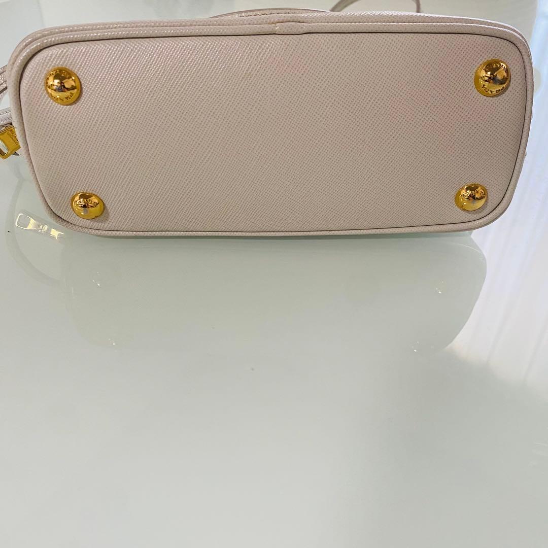 PRADA プラダ　レザー ショルダーバッグ