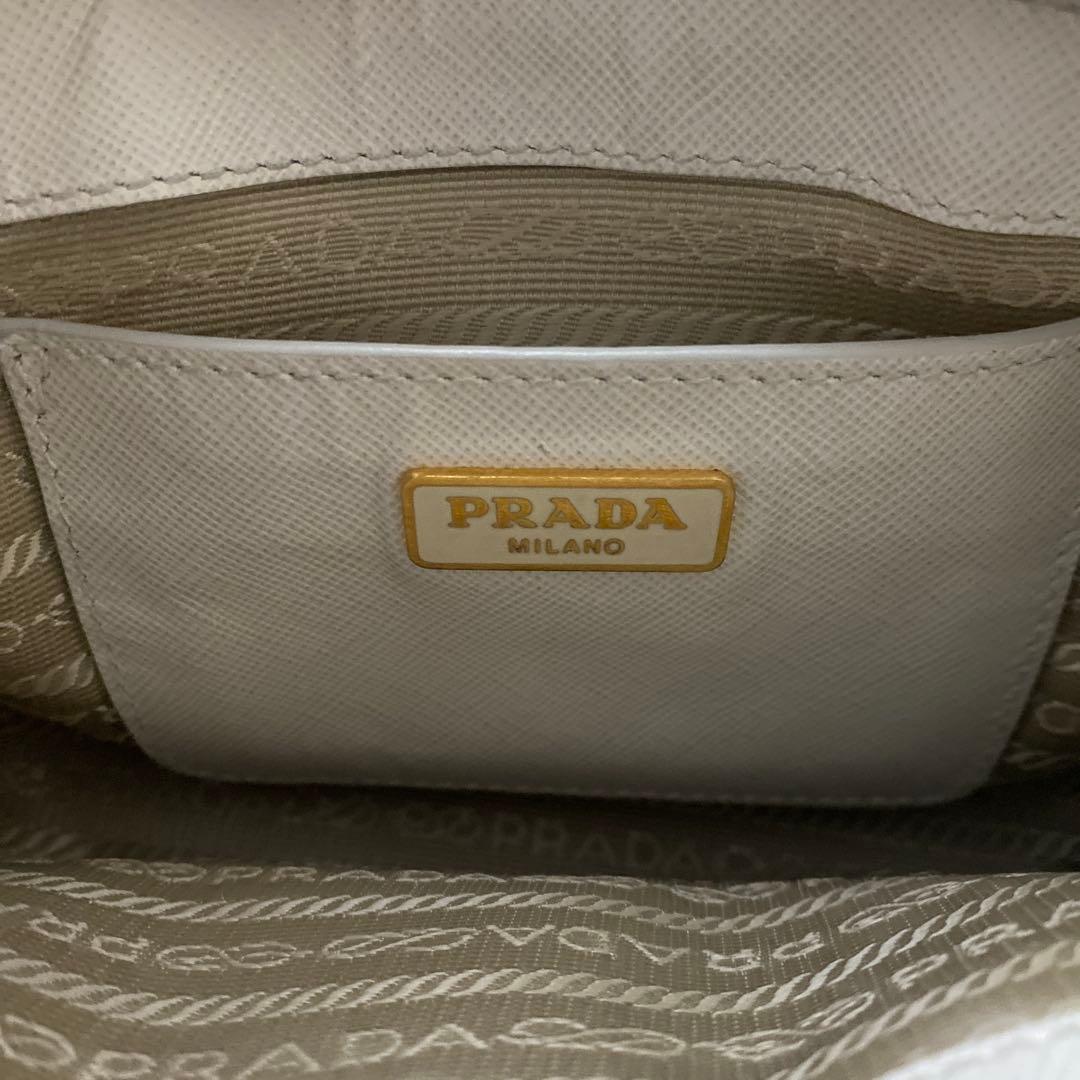 PRADA プラダ　レザー ショルダーバッグ