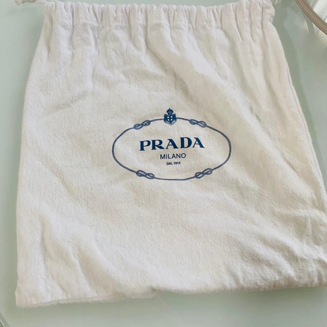 PRADA プラダ　レザー ショルダーバッグ