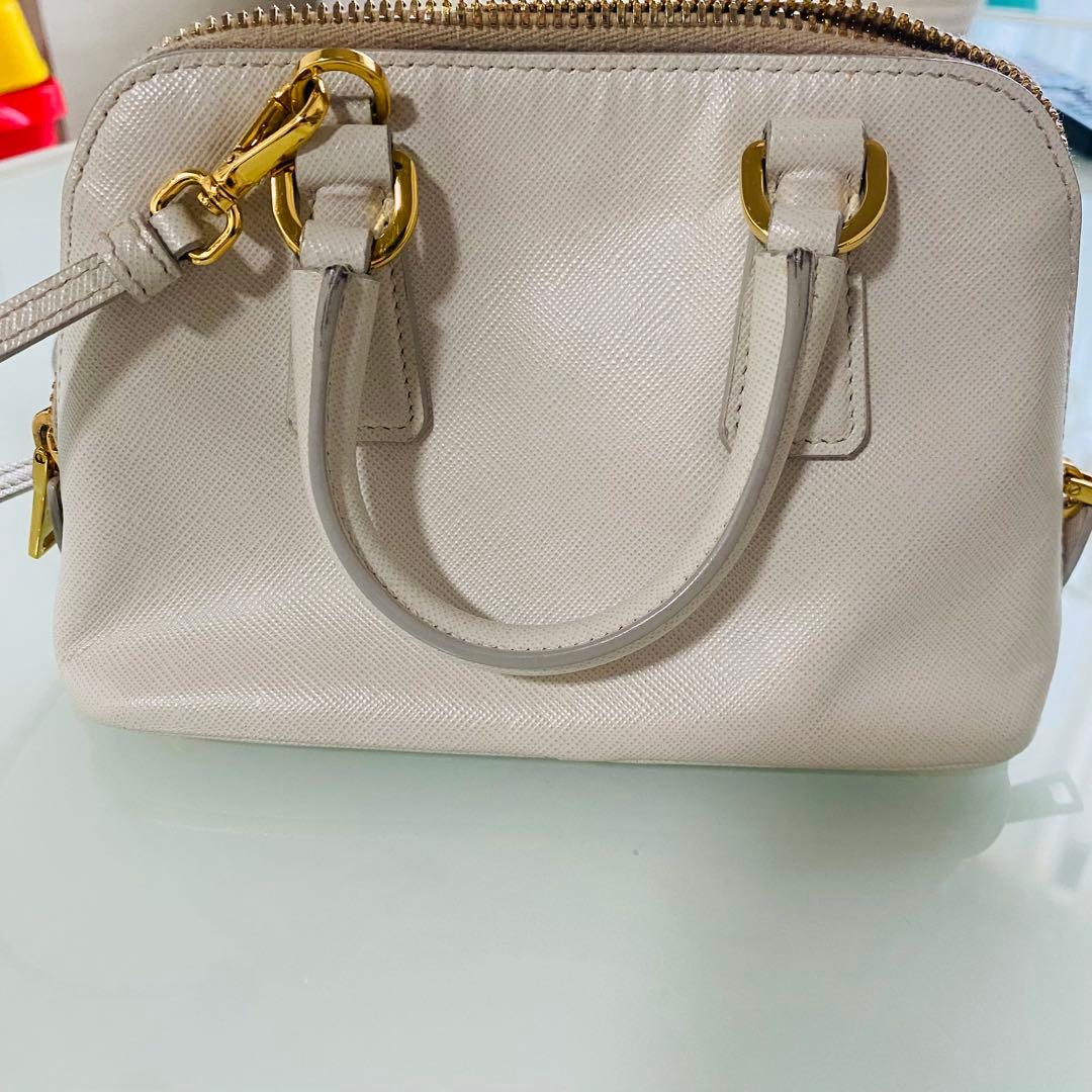 PRADA プラダ　レザー ショルダーバッグ