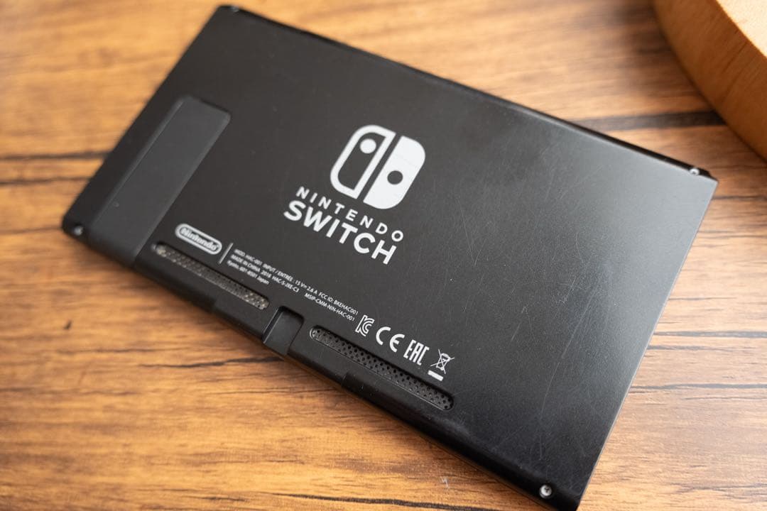 Nintendo switch 2018 モデル　本体