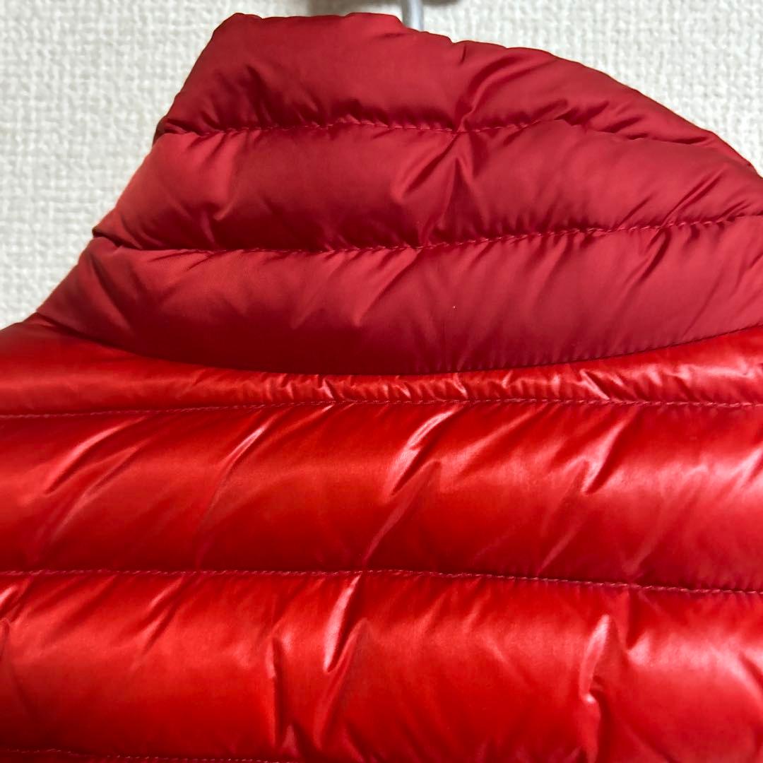 モンクレールレッド ダウンベスト