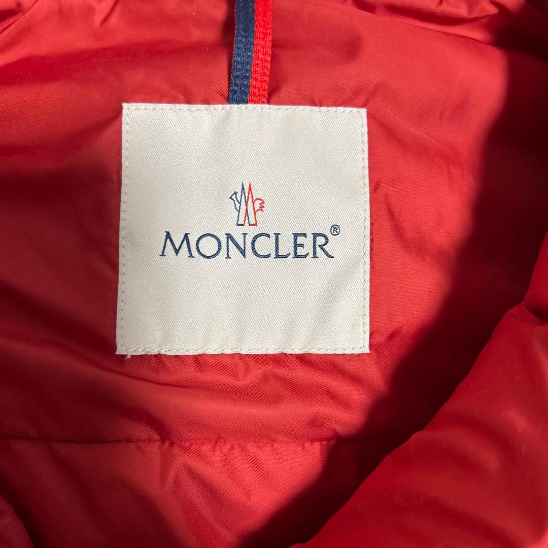 モンクレールレッド ダウンベスト