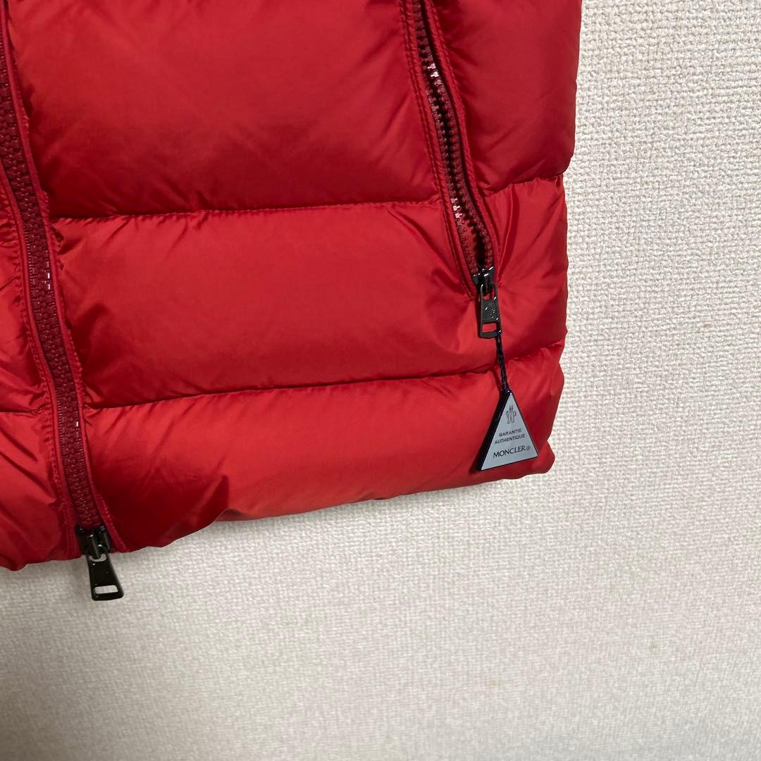 モンクレールレッド ダウンベスト
