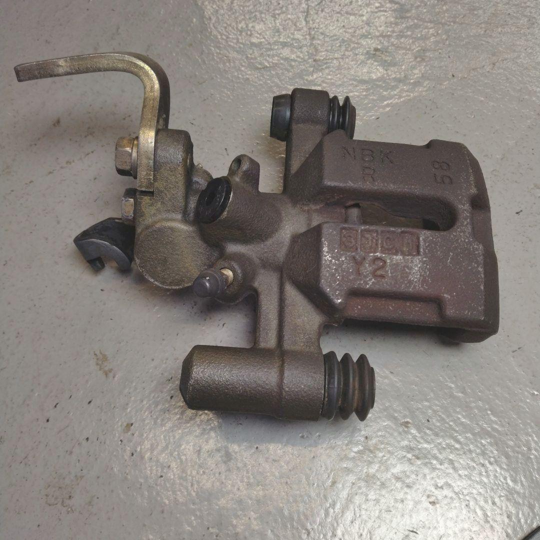 NA8C リヤーブレーキキャリパー