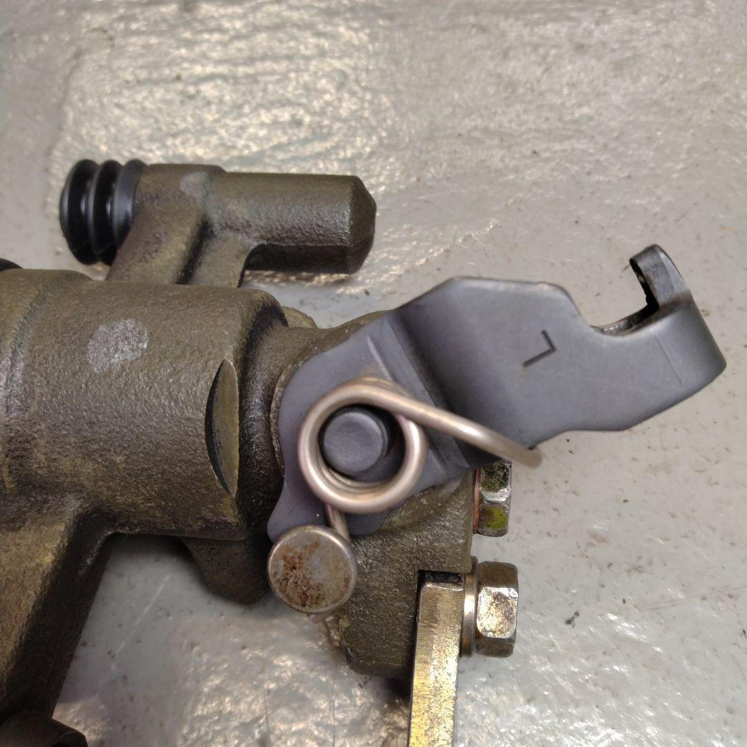 NA8C リヤーブレーキキャリパー