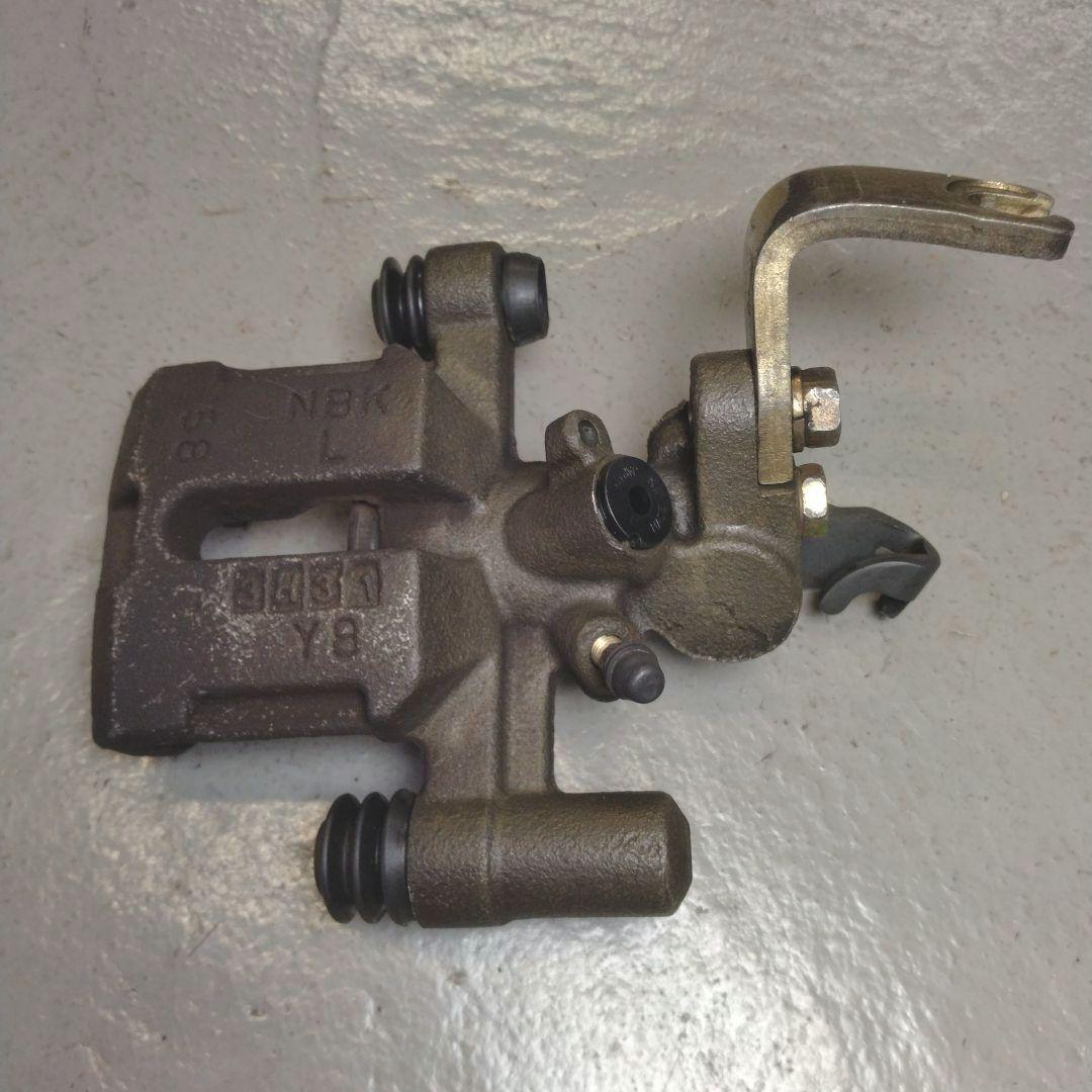 NA8C リヤーブレーキキャリパー