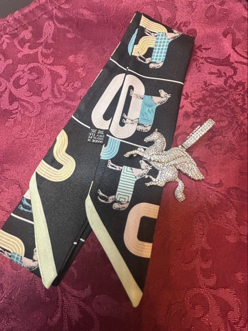 ￼ペガサスモチーフペンダントトップ　チャーム✖️スカーフ