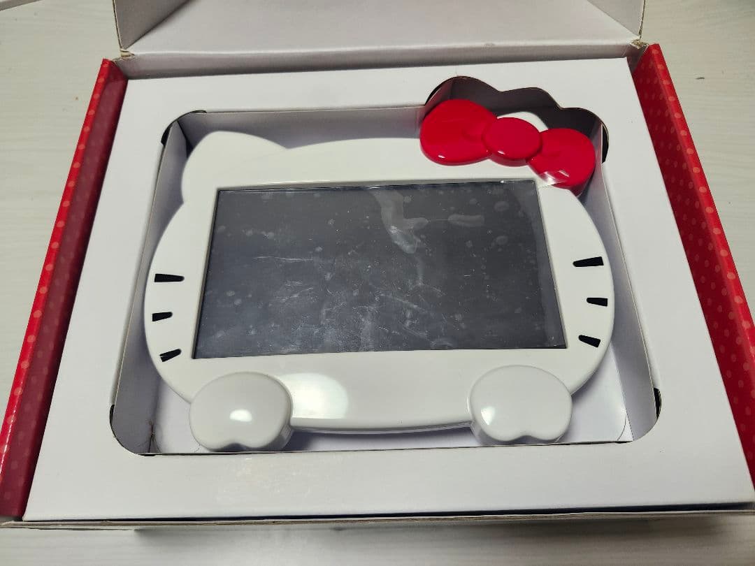 完品美品Hello Kitty NAVI + TV