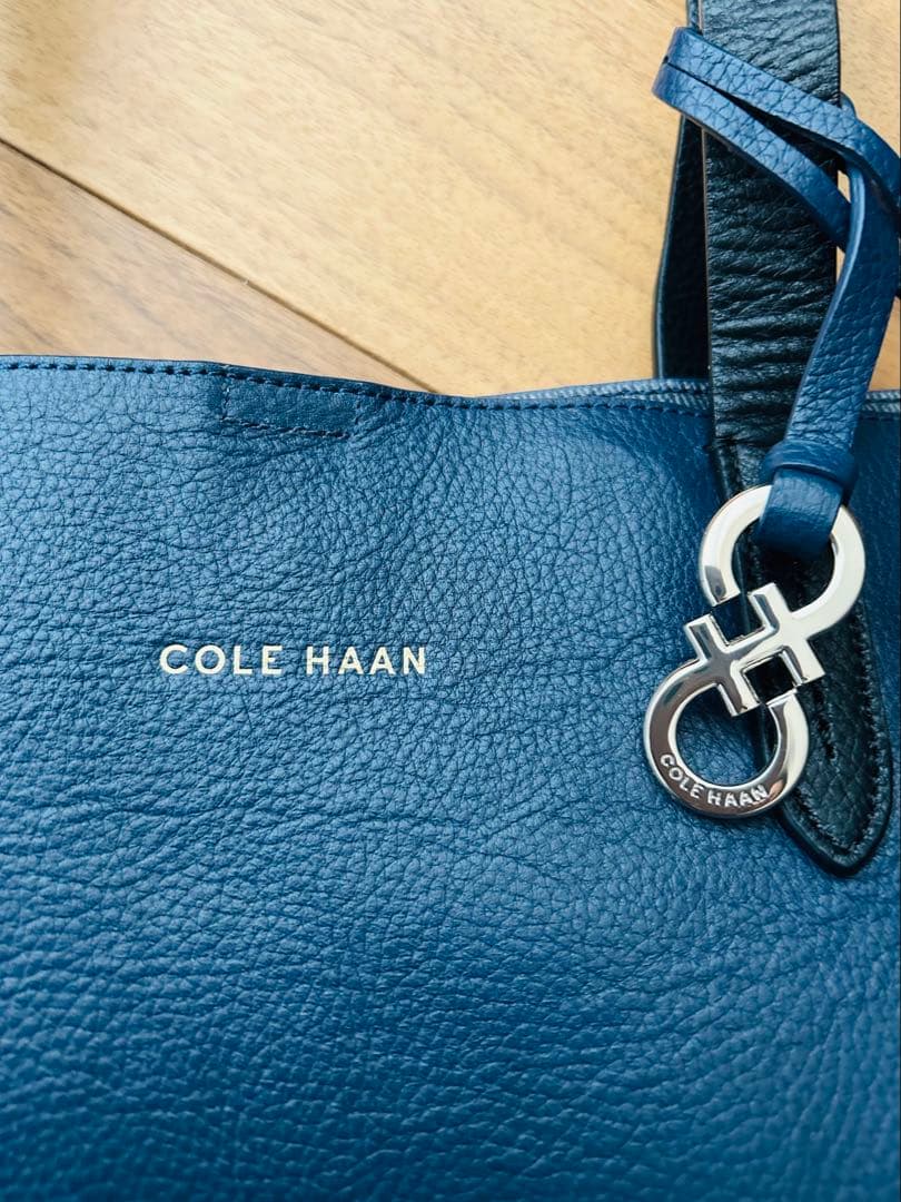 極美品✨コールハーン トートA4収納可能 ネイビーバイカラー　大容量