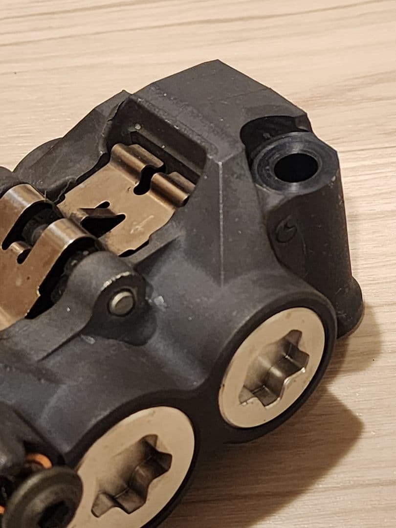 ヤマハ YZF-R1 5vy 2004 フロントキャリパー 108mm 動作OK