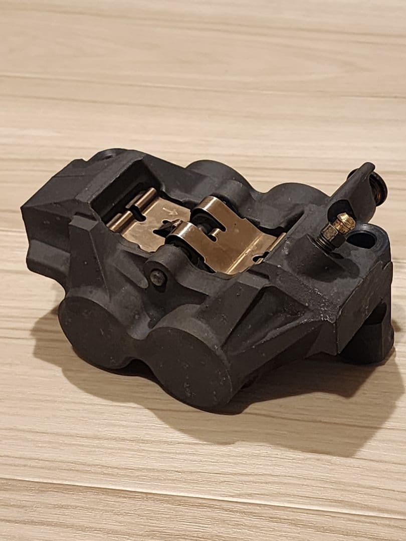 ヤマハ YZF-R1 5vy 2004 フロントキャリパー 108mm 動作OK