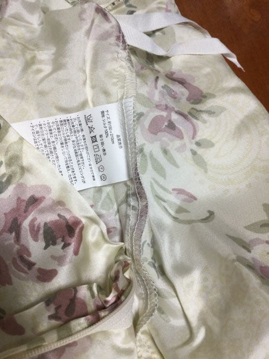 ◎新品未使用　真綿 肌掛け布団✨シルクカバー付き✨絹　ローズ花柄　silk