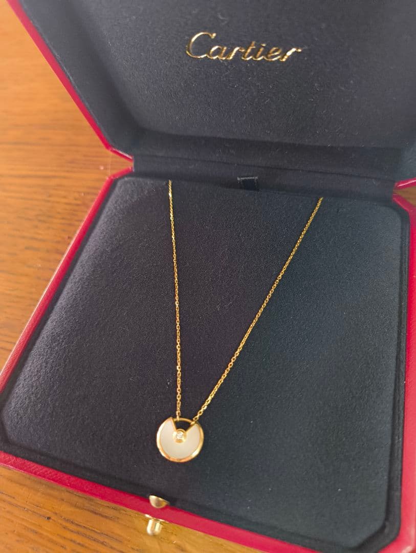 Cartier　アミュレット マザーオブパール ネックレス