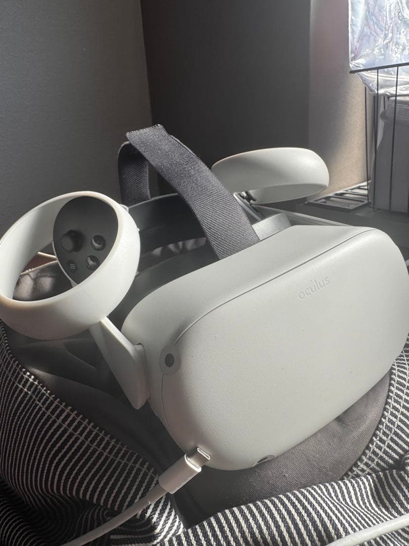 ［箱無し］ quest 2 128GB エリートストラップ付き