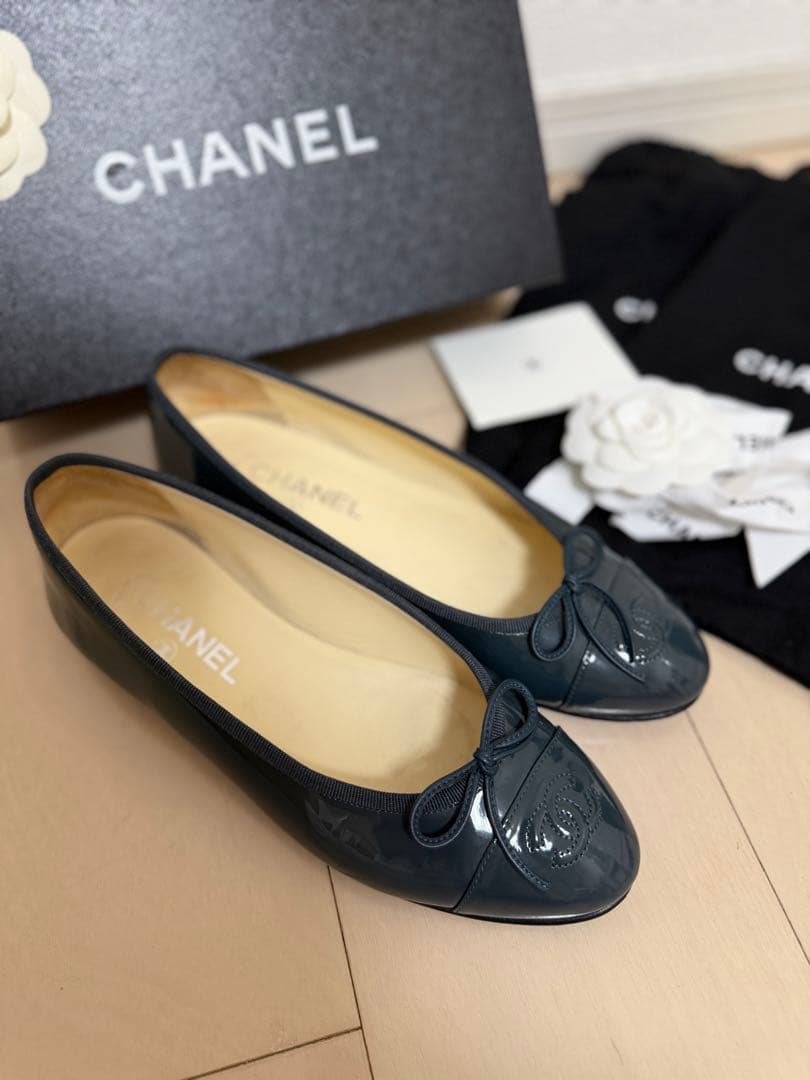 pupupuputa CHANEL ダークグレー バレエシューズ