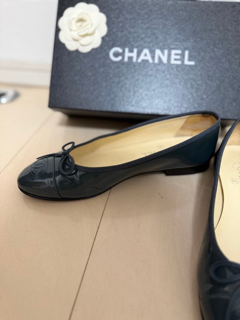 pupupuputa CHANEL ダークグレー バレエシューズ