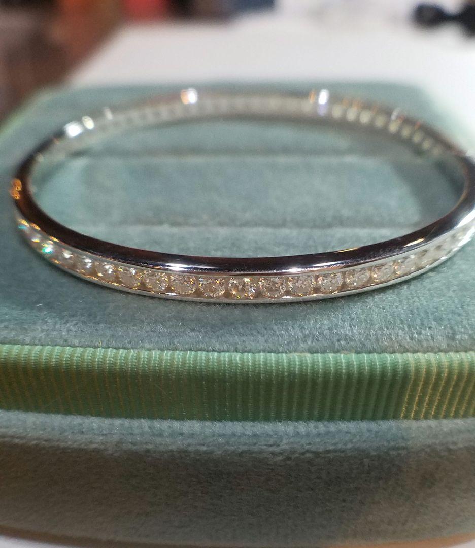 STORY！最高級モアサナイト バングル　16～17センチ