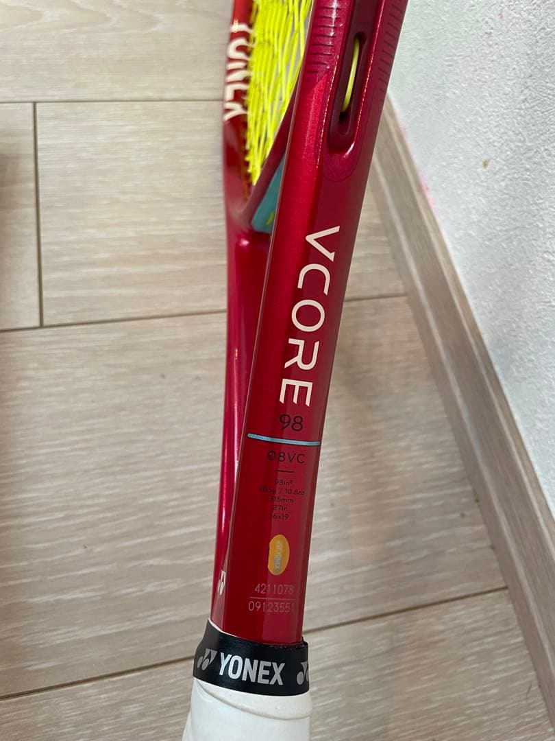 YONEX VCORE 98 硬式テニスラケット