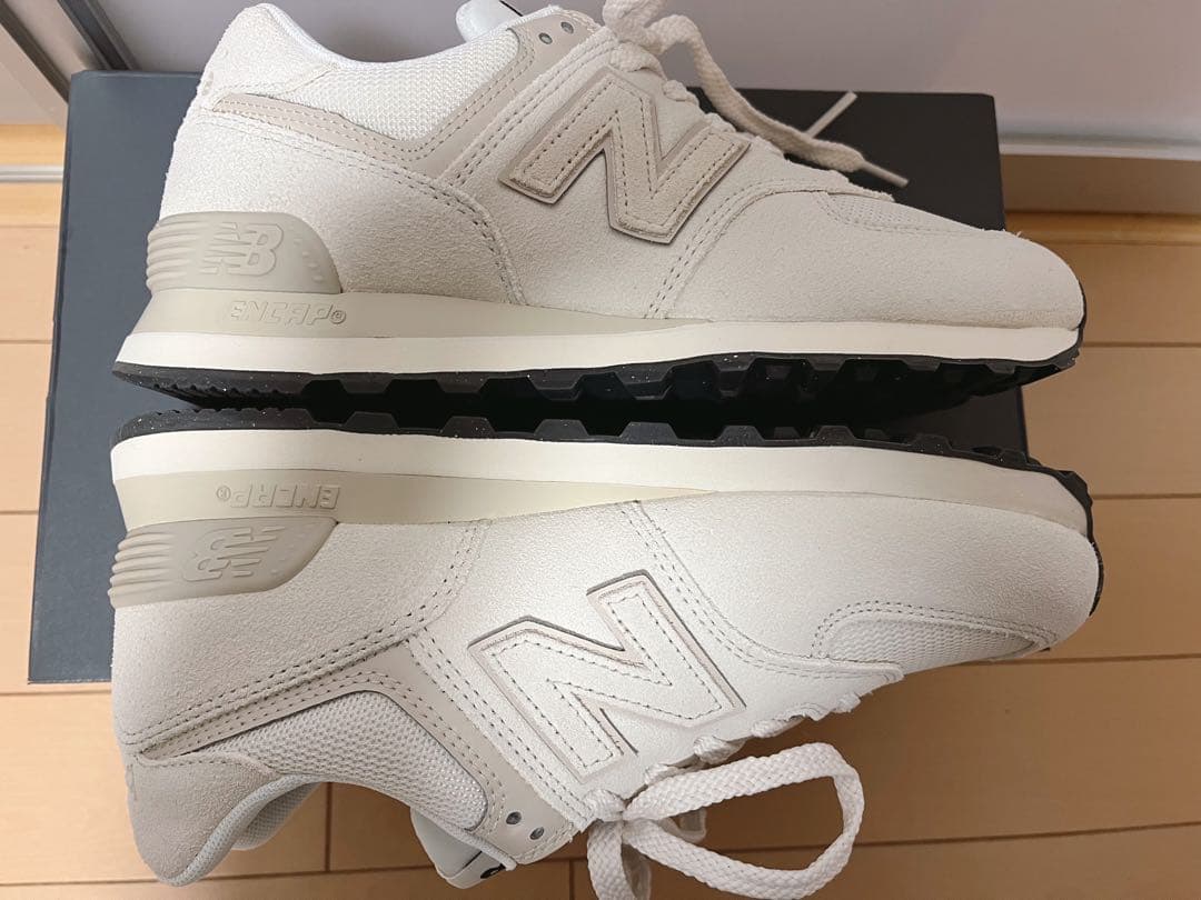 New Balance U574 オフホワイト スニーカー