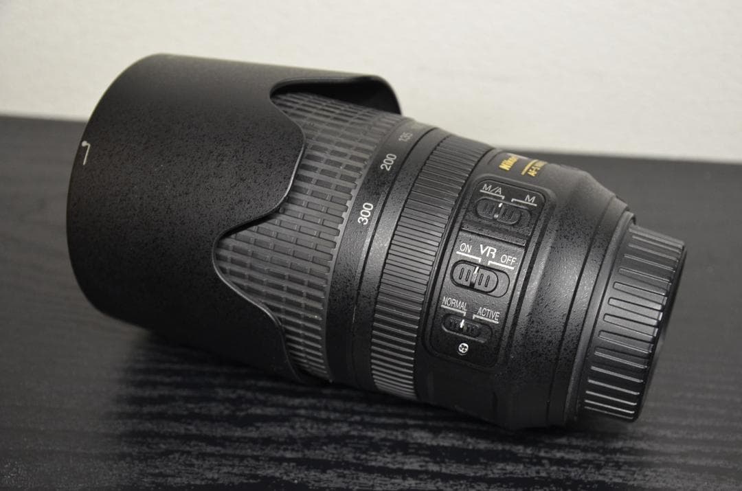 Nikon NIKKOR 70-300mm f4.5-5.6 ズームレンズ