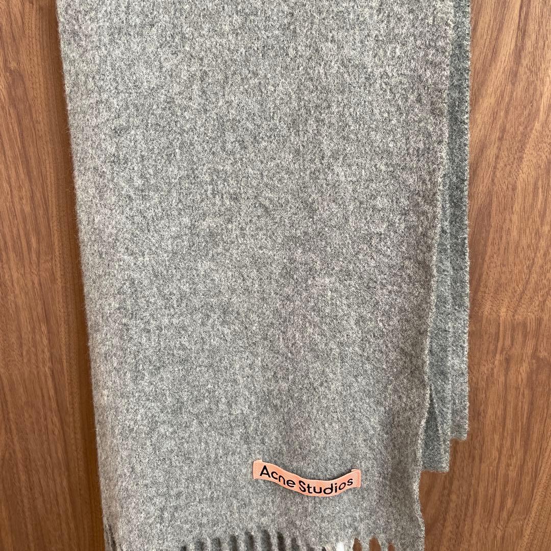 Acne Studiosマフラー