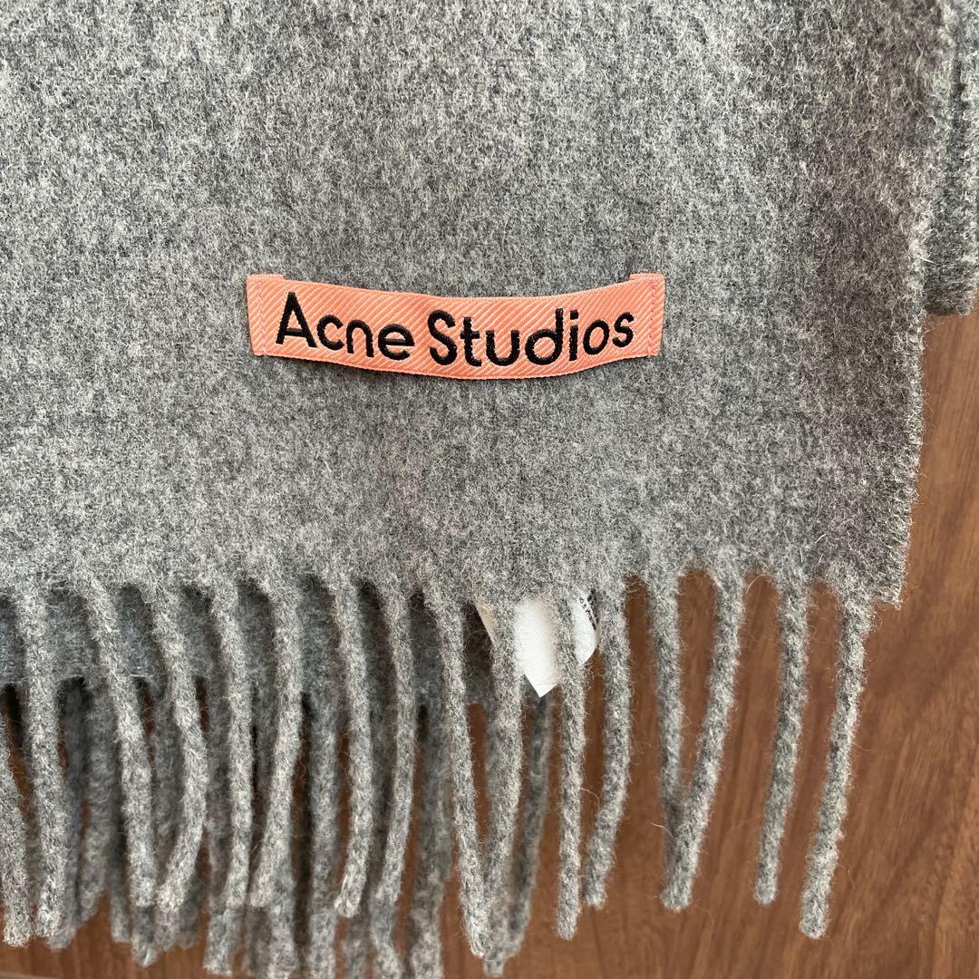 Acne Studiosマフラー
