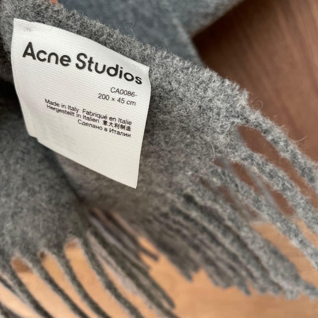 Acne Studiosマフラー
