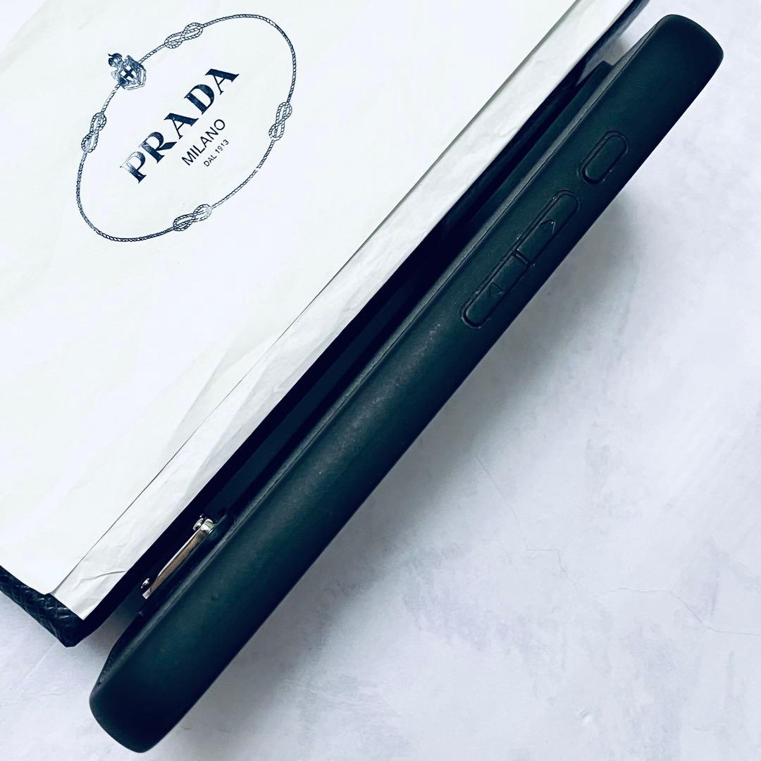 PRADA iPhone15Pro用 スマホケース 本革 プラダ三角ロゴ 正規品