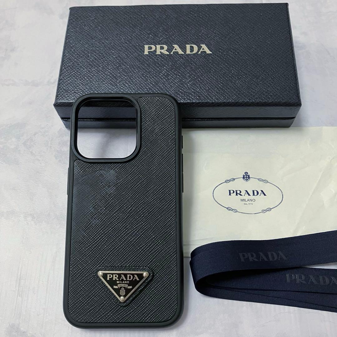 PRADA iPhone15Pro用 スマホケース 本革 プラダ三角ロゴ 正規品