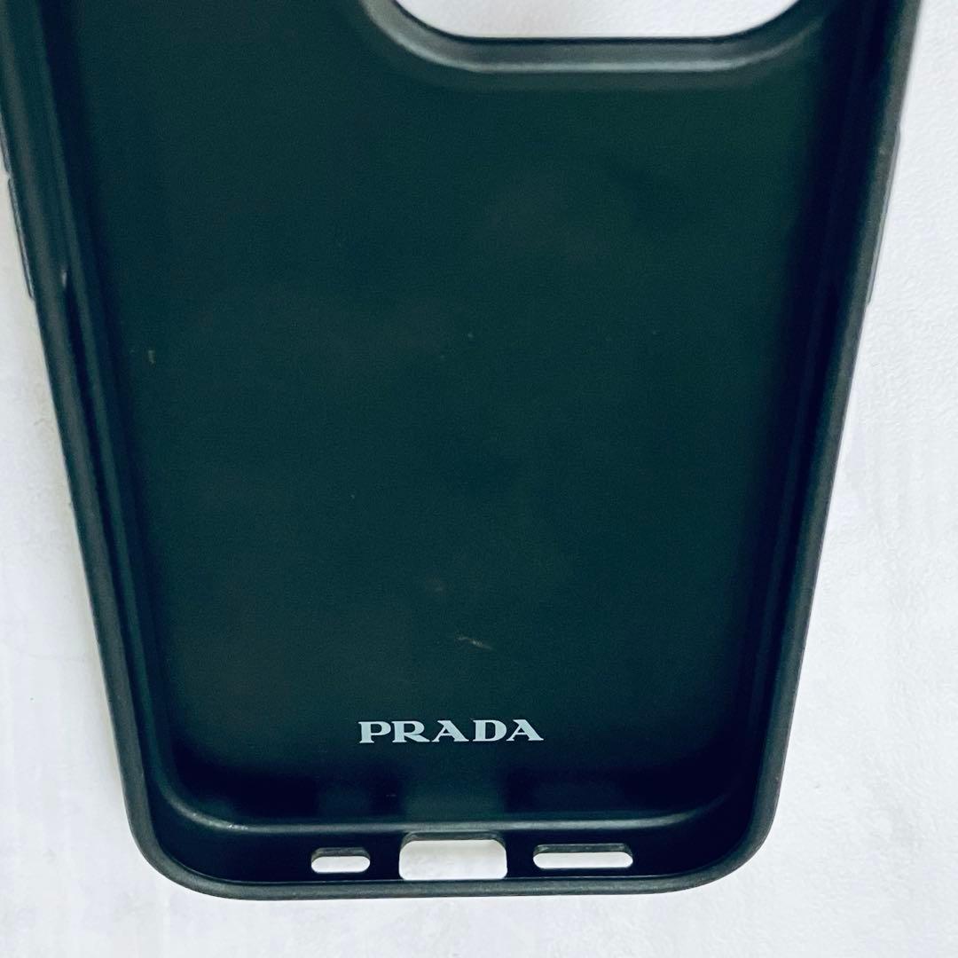 PRADA iPhone15Pro用 スマホケース 本革 プラダ三角ロゴ 正規品