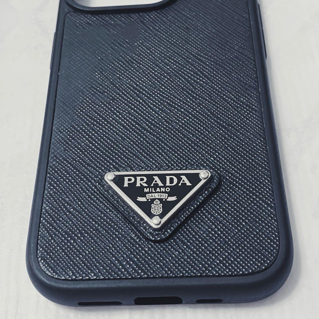 PRADA iPhone15Pro用 スマホケース 本革 プラダ三角ロゴ 正規品