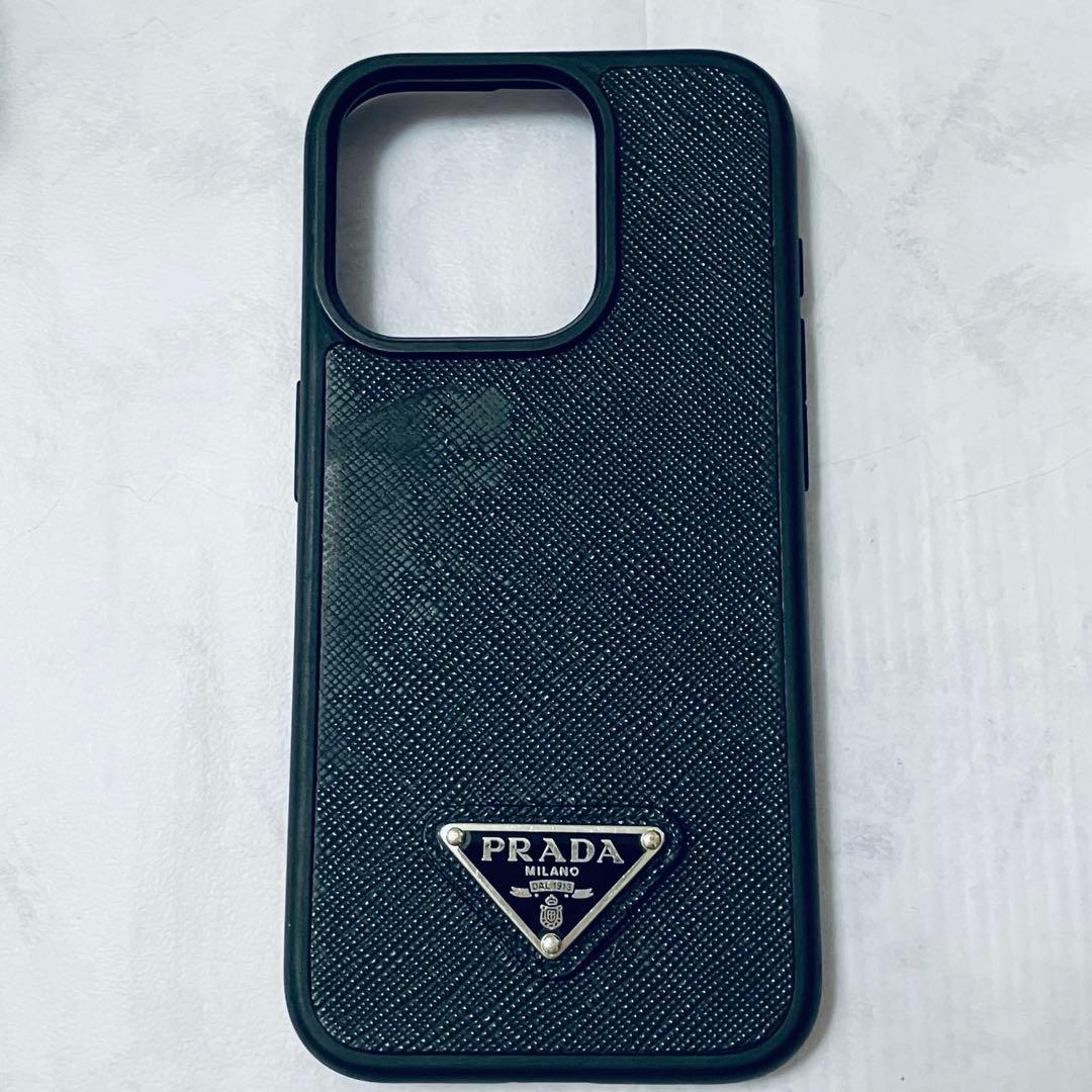 PRADA iPhone15Pro用 スマホケース 本革 プラダ三角ロゴ 正規品