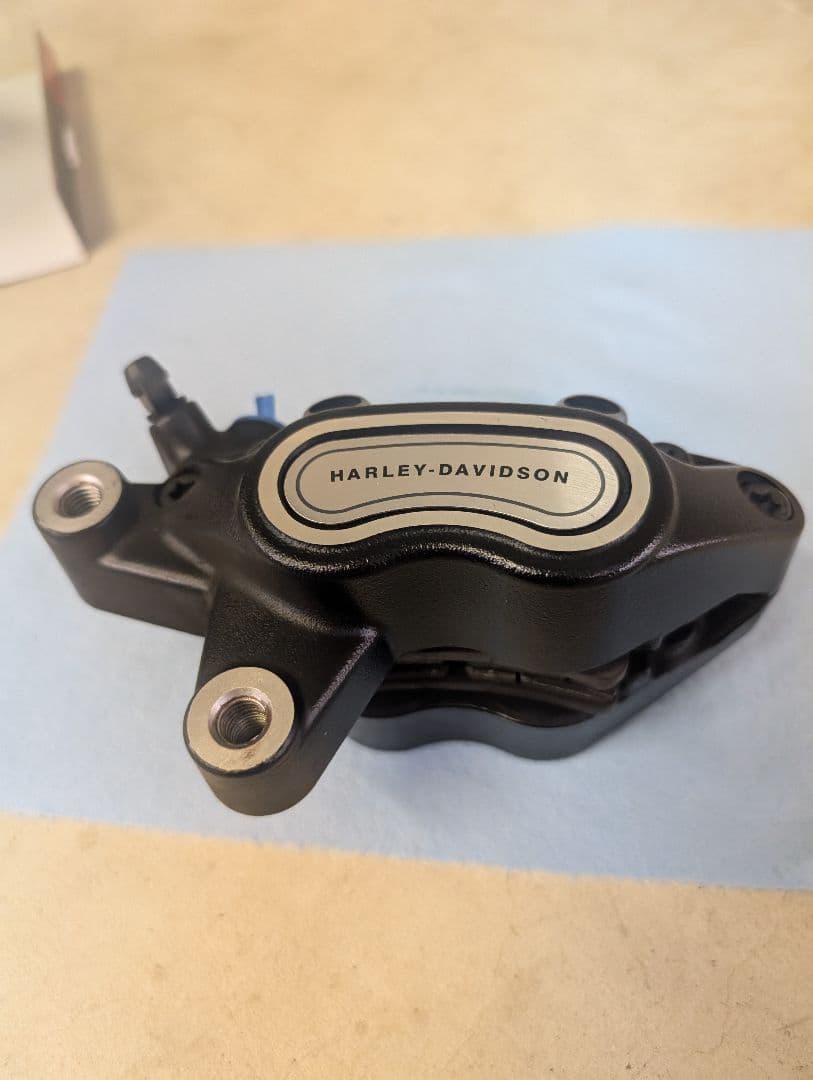 HARLEY　FXBＲ ブレーキキャリパー 　フロント用