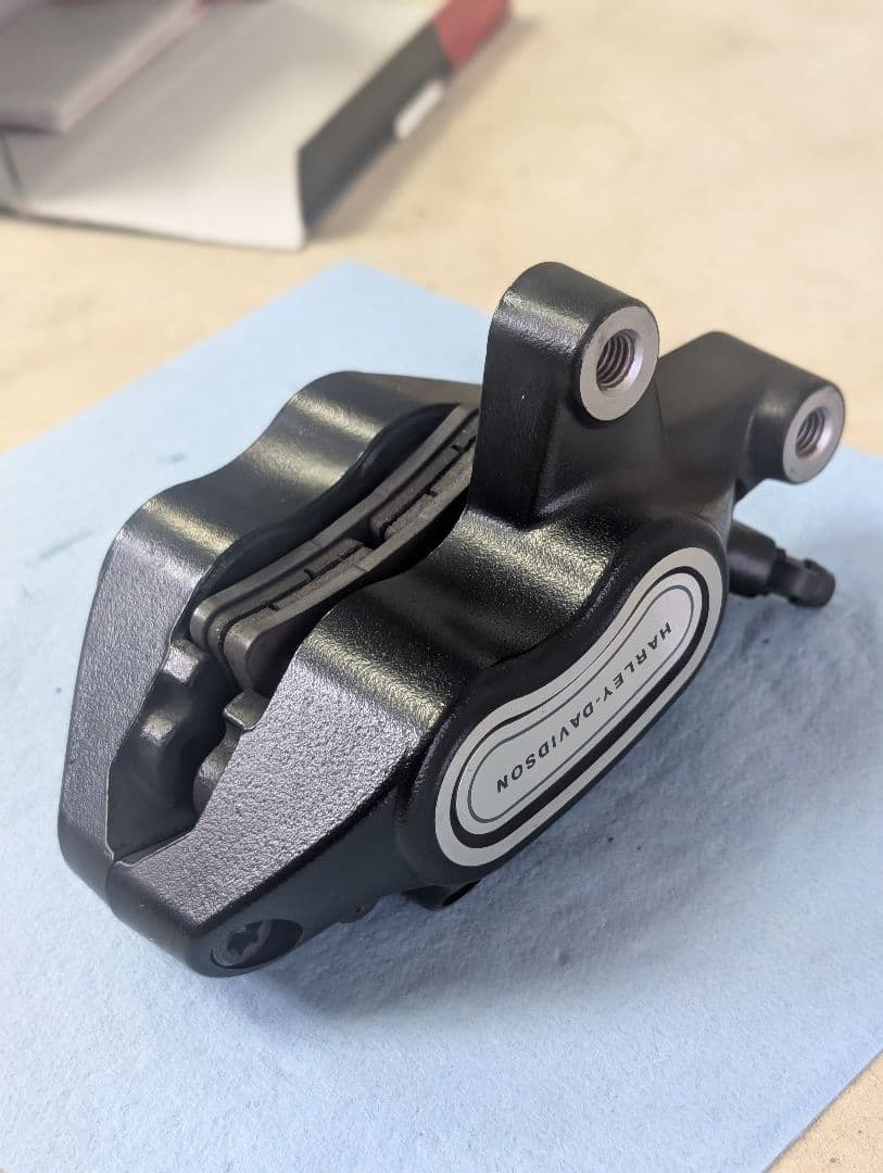 HARLEY　FXBＲ ブレーキキャリパー 　フロント用