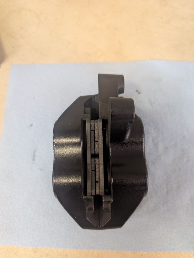 HARLEY　FXBＲ ブレーキキャリパー 　フロント用